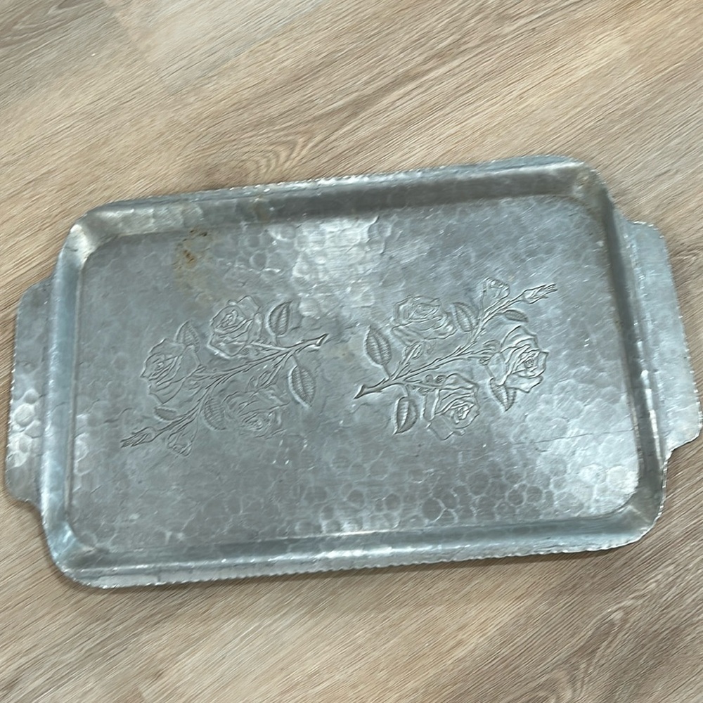 Beautiful vintage Faberware wrought Serving Tray hammered roses flower Brooklyn​